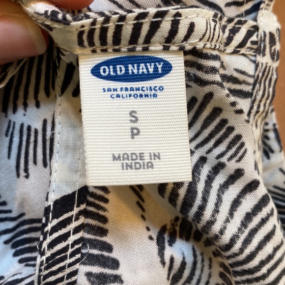 Old navy black and white floral tank. Size small, like new. - Picture 3 of 3